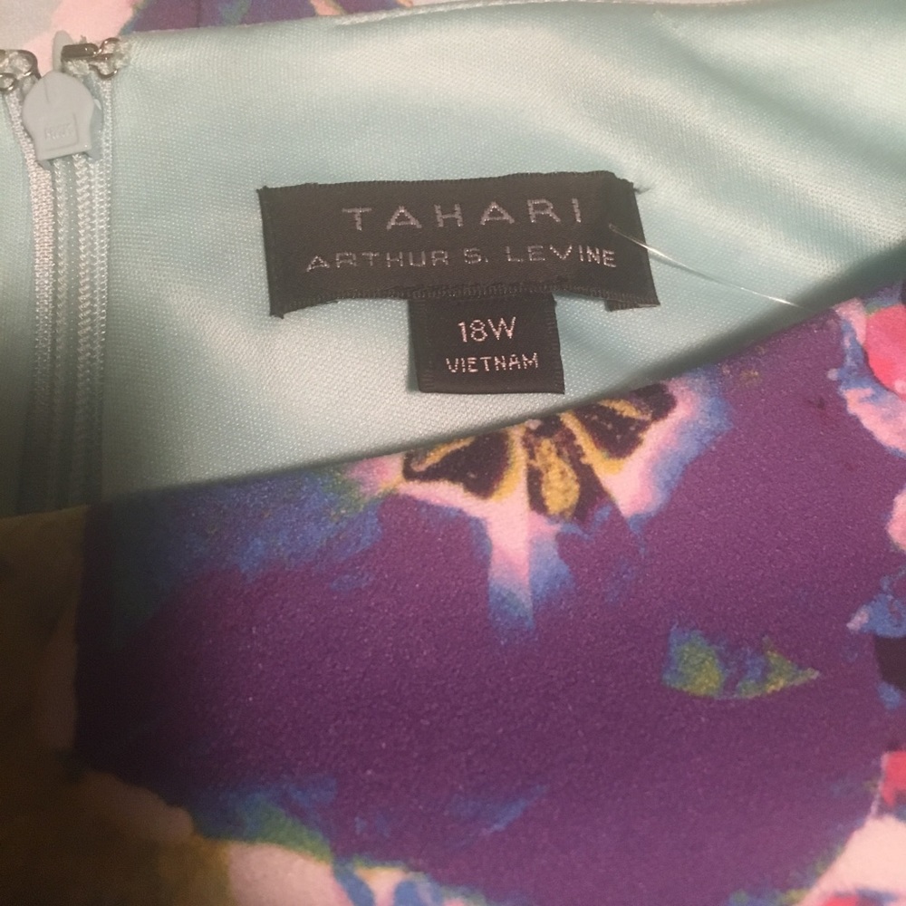 NWT Tahari Women’s Dress Size 18